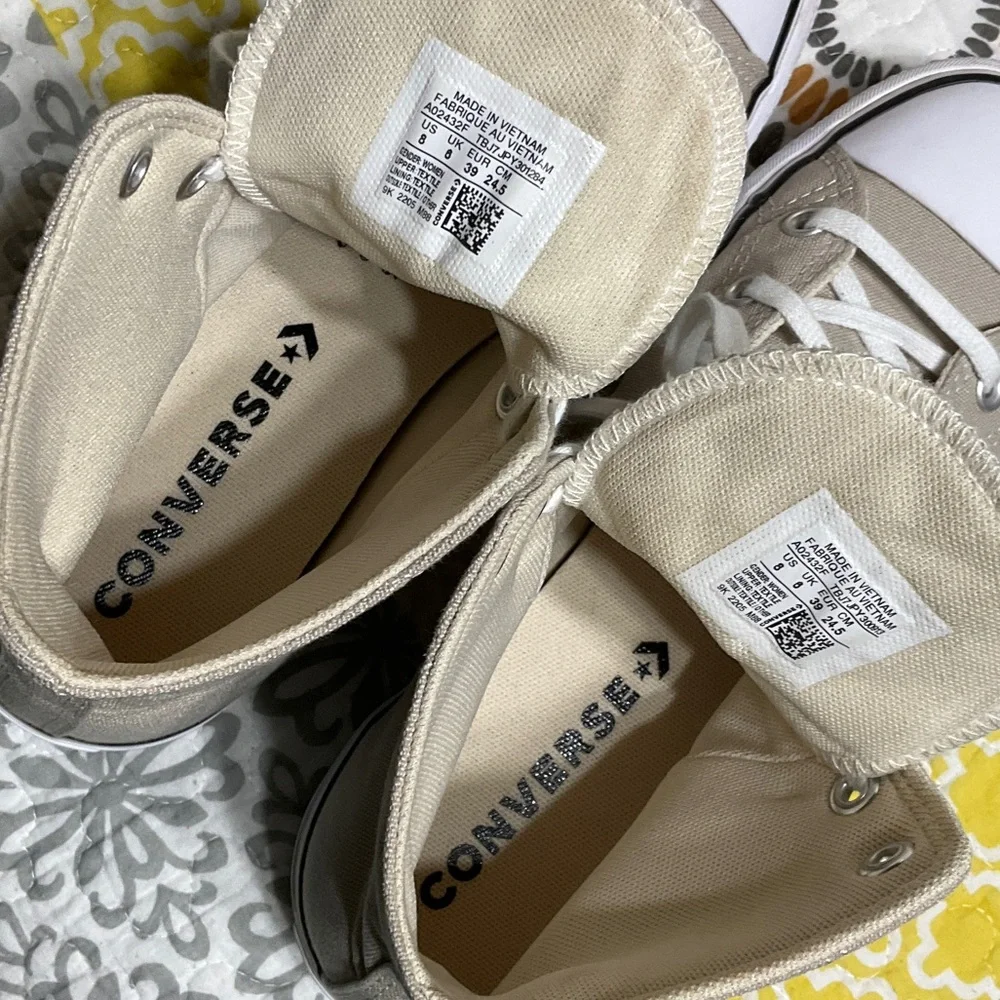 Converse High Top Sneakers Platform in Beige and White